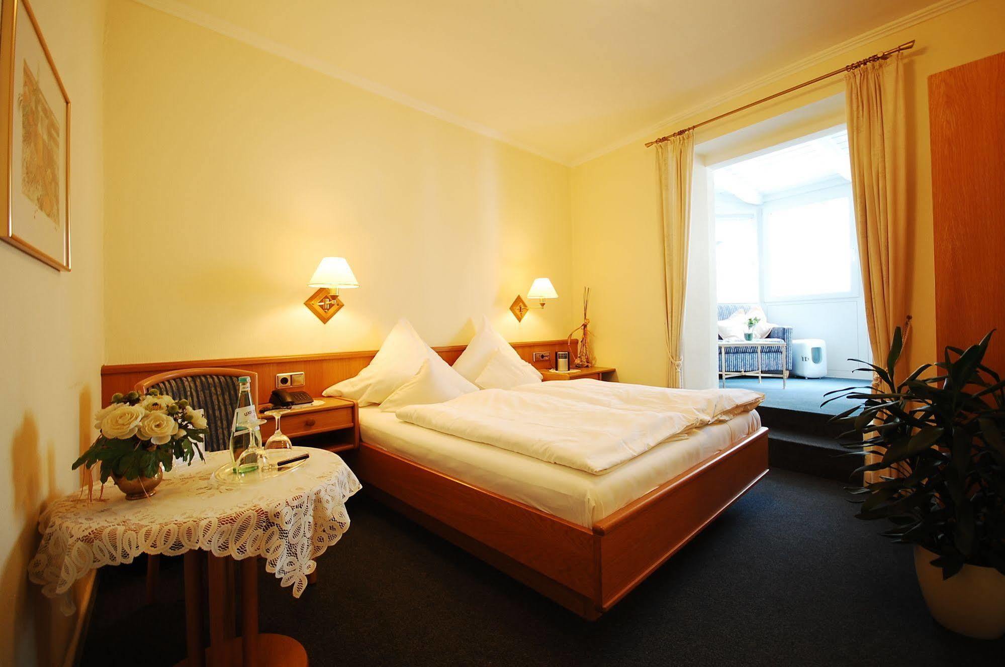 Hotel Binz Bernkastel-Kues Kültér fotó